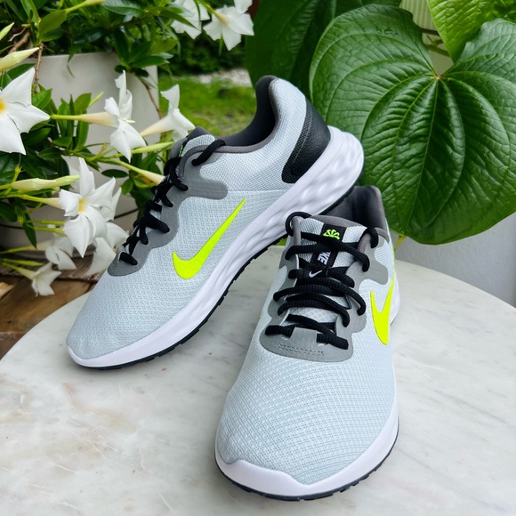 🟢⚪️Nike Great Day⚪️🟢New - Picture 4 of 7